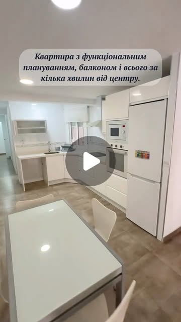 Кухня-студія у квартирі в Гандії